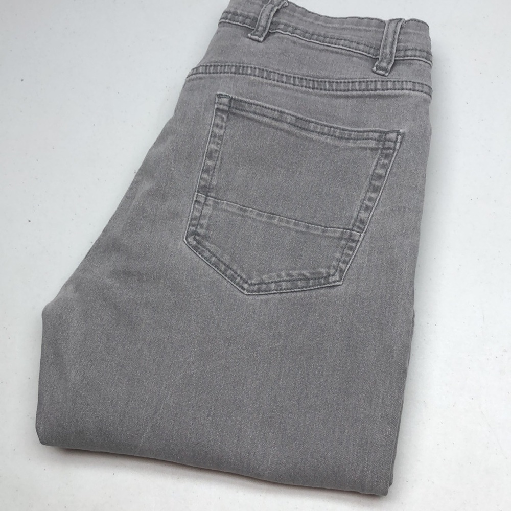 LIKE NEW MENS MAX GRAY REGULAR FIT JEANS 30x30 😎